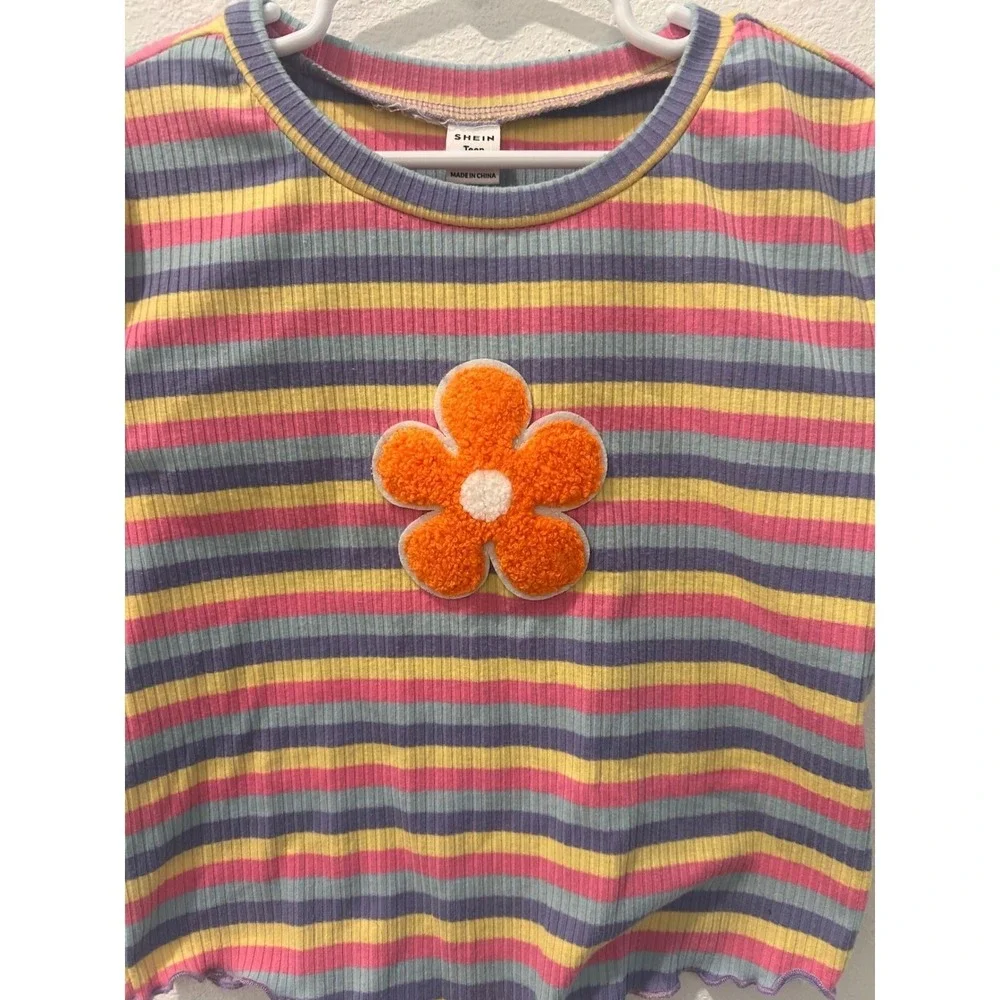 SHEIN Teen Girls Striped Ribbed Knit‎ Flower Patch Lettuce Edge Tee Shirt 12-13Y